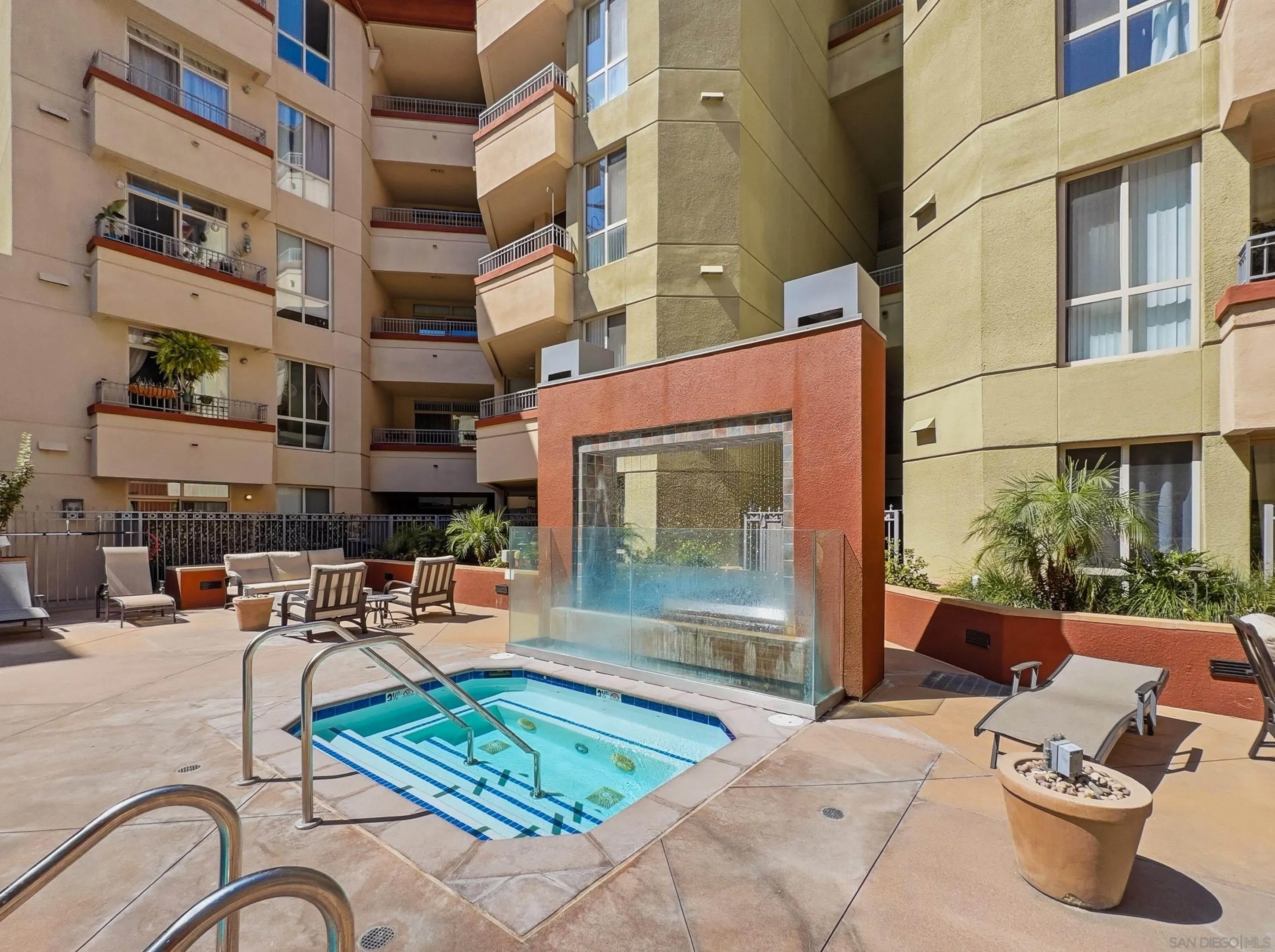 1501 Front St 340