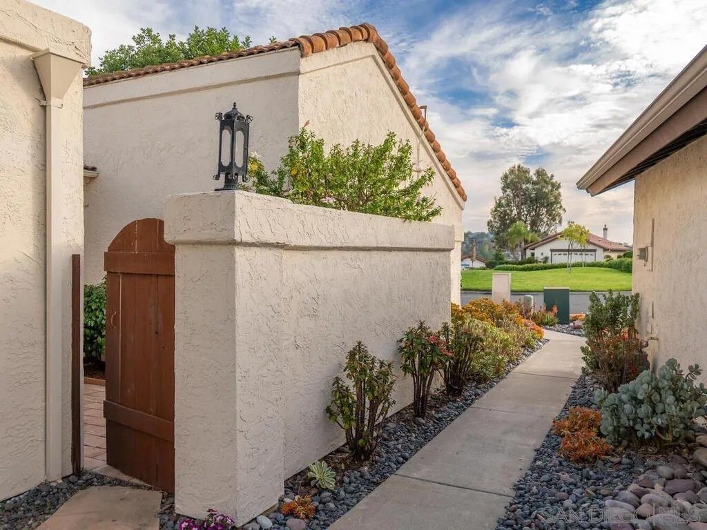 Photo of 12872 Circulo Dardo, San Diego, CA 92128 (MLS # 250044083)