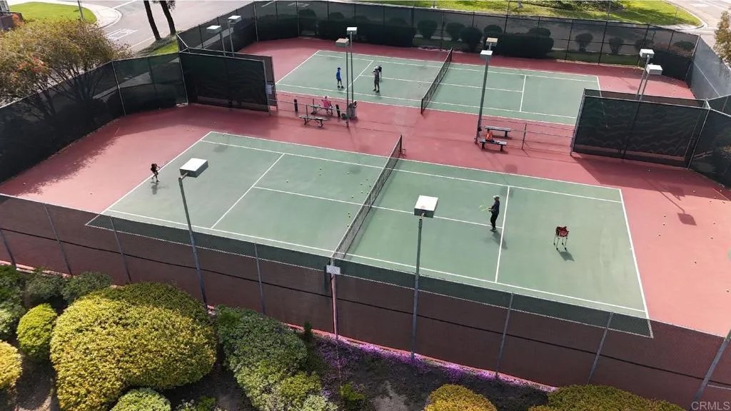 1633 Willowspring Drive North