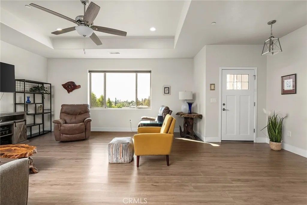 Photo of 638 Circlewood Dr, Paradise, CA 95969 (MLS # SN26068655)