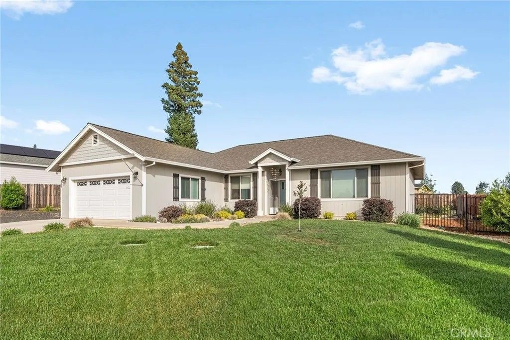 Photo of 638 Circlewood Dr, Paradise, CA 95969 (MLS # SN26068655)