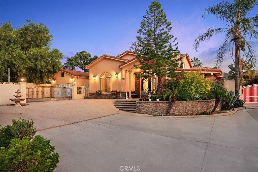 10610 Oak Tree Way