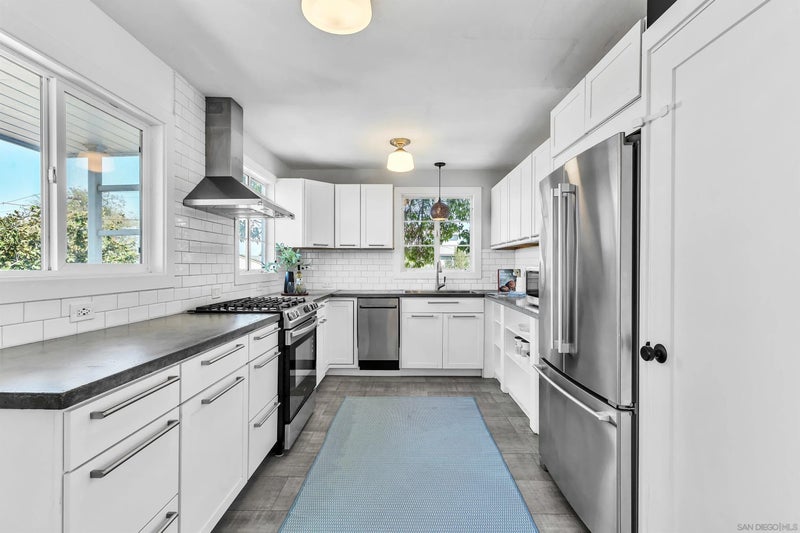 6647 Bell Court