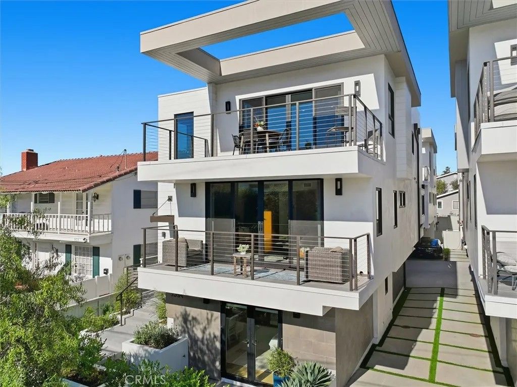 Photo of 959 5th Street #A, Hermosa Beach, CA 90254 (MLS # SB26080354)