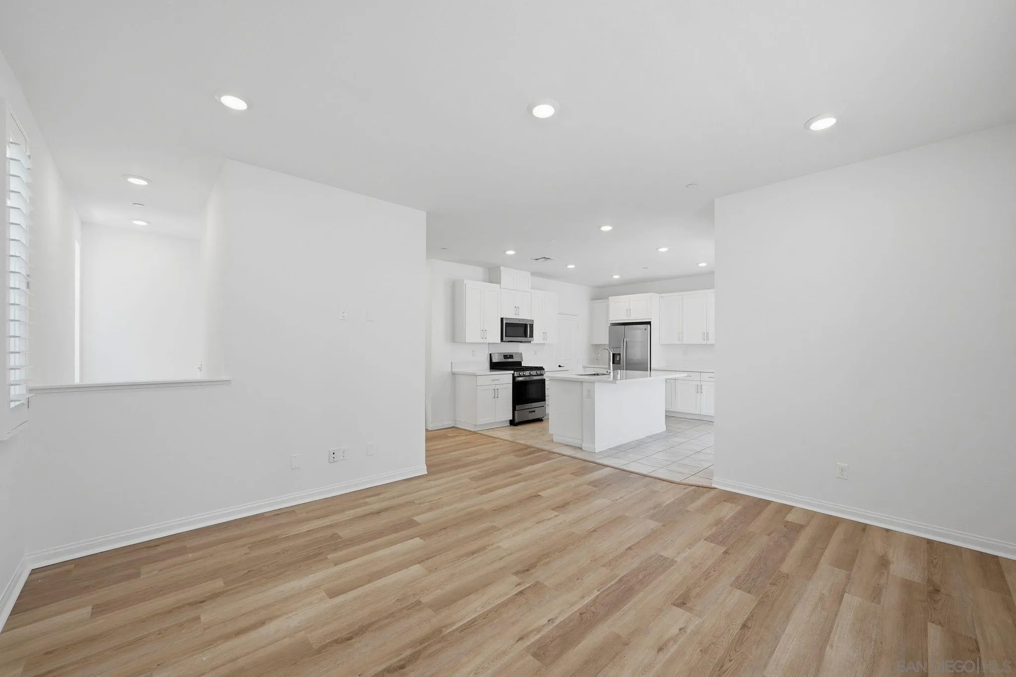 1989 Affinity Lane