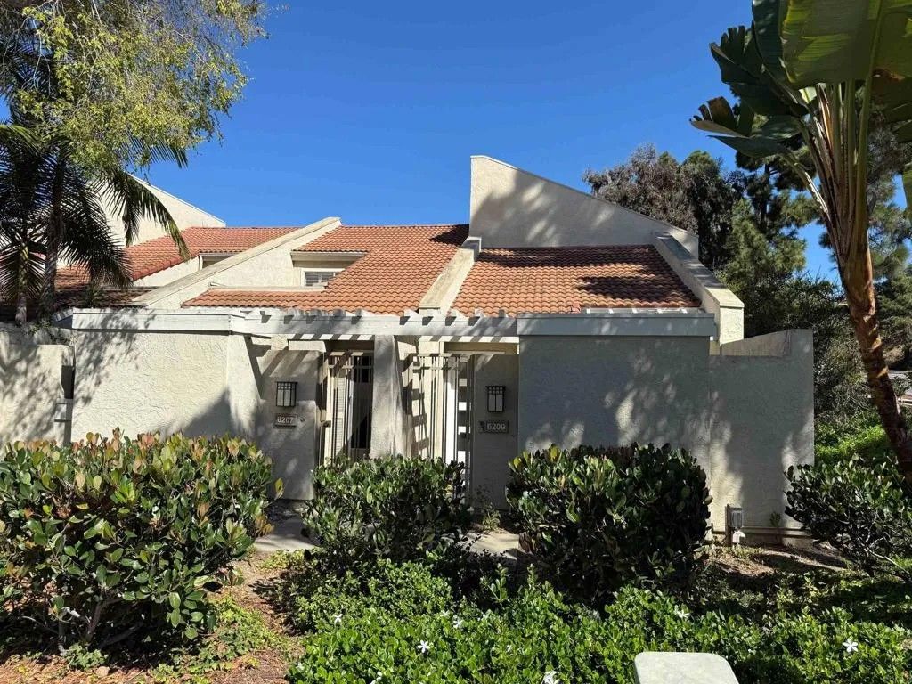 Photo of 6209 Caminito Araya, San Diego, CA 92122 (MLS # NDP2602481)