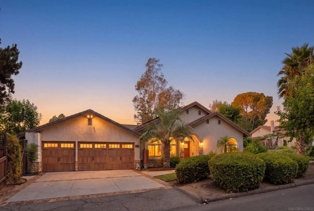 Photo of 13126 Silver Saddle Ln, Poway, CA 92064 (MLS # 260019496)