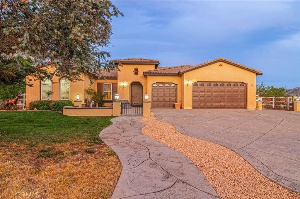 Photo of 33442 Desert Road, Acton, CA 93510 (MLS # SR26058887)