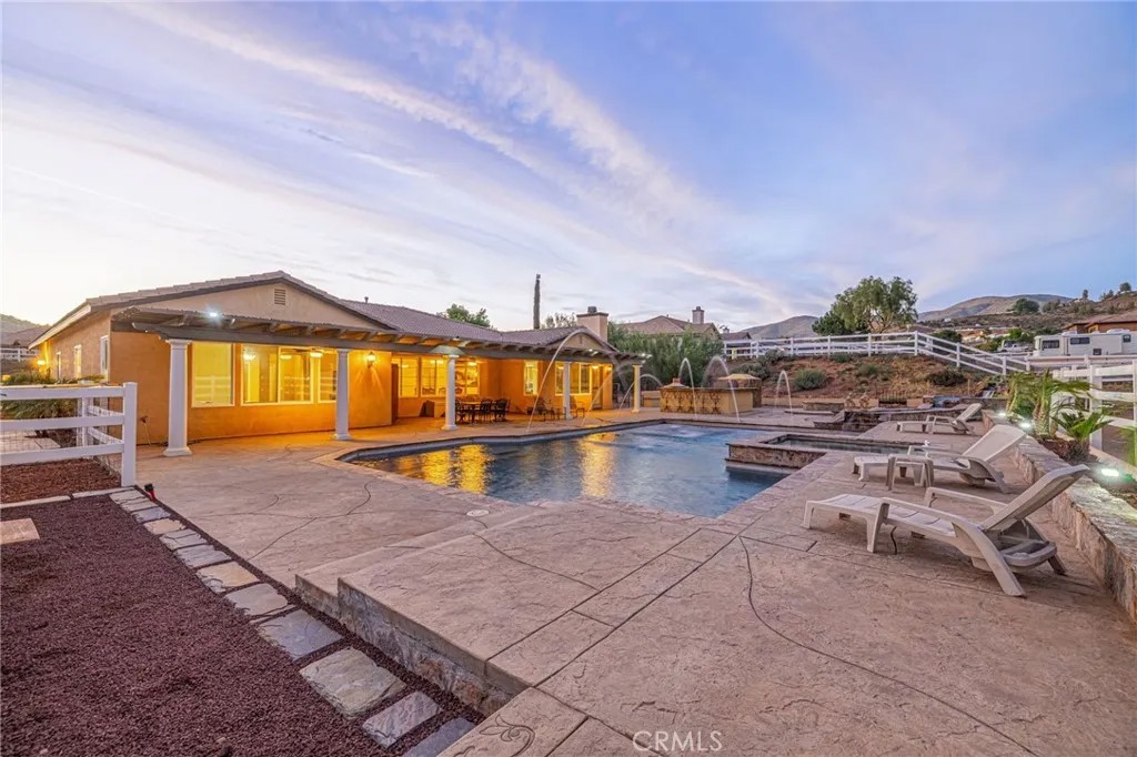 33442 Desert Road