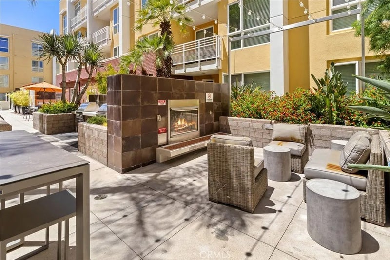 21301 Erwin Street 511
