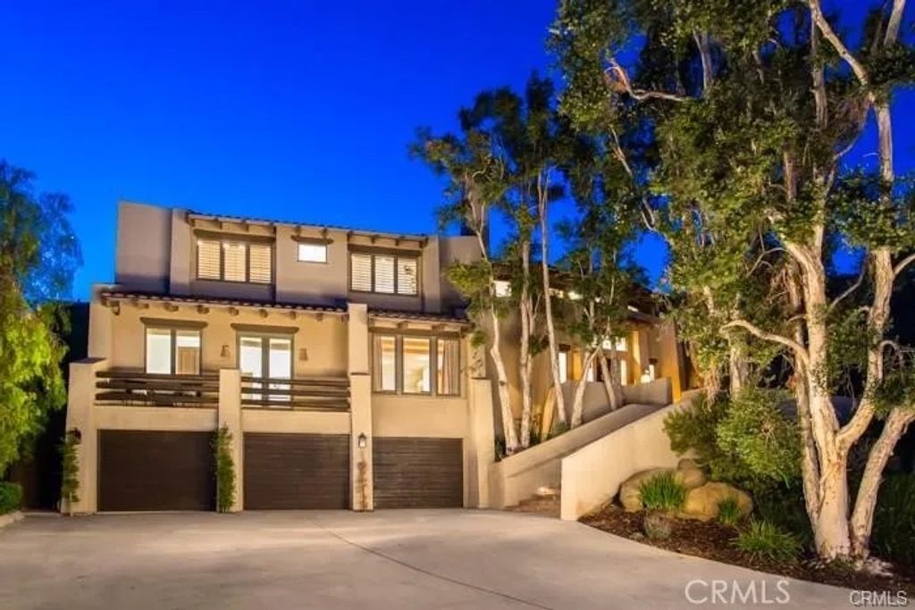 Photo of 5 Buckskin Road, Bell Canyon, CA 91307 (MLS # SR25279830)