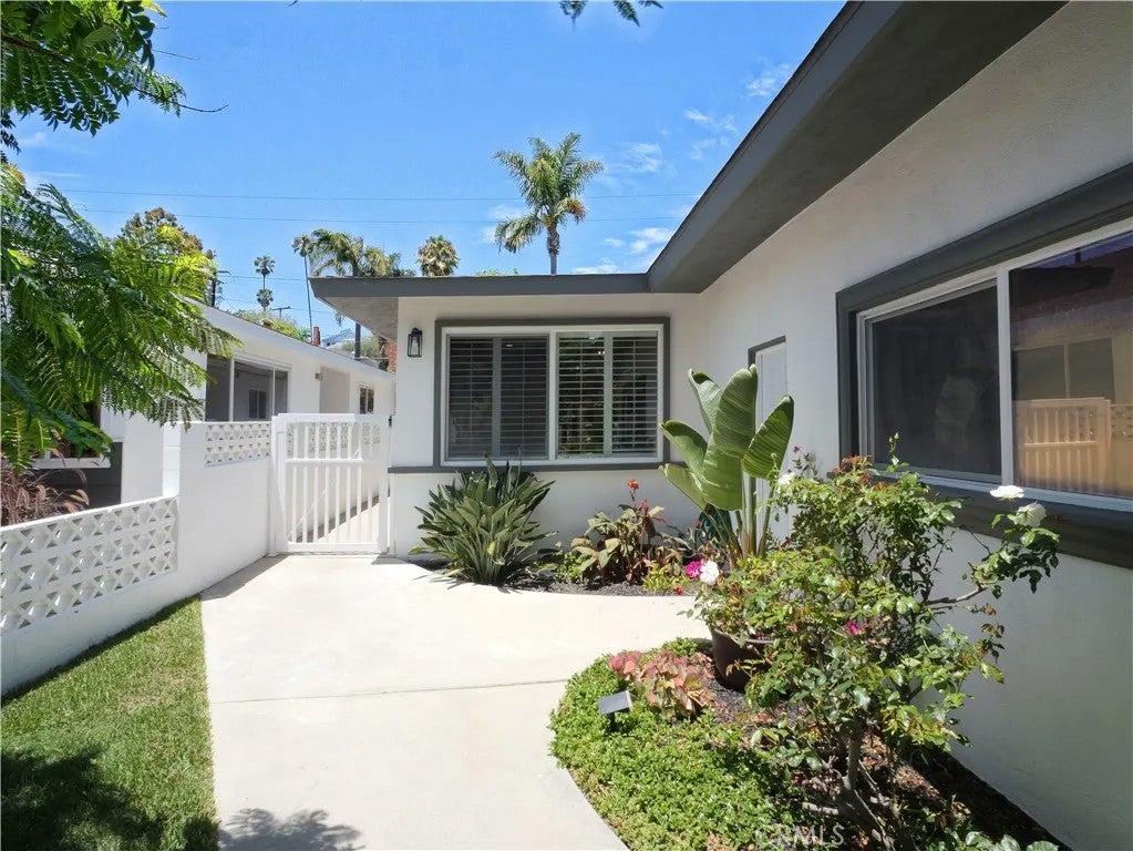 2913 Pacific