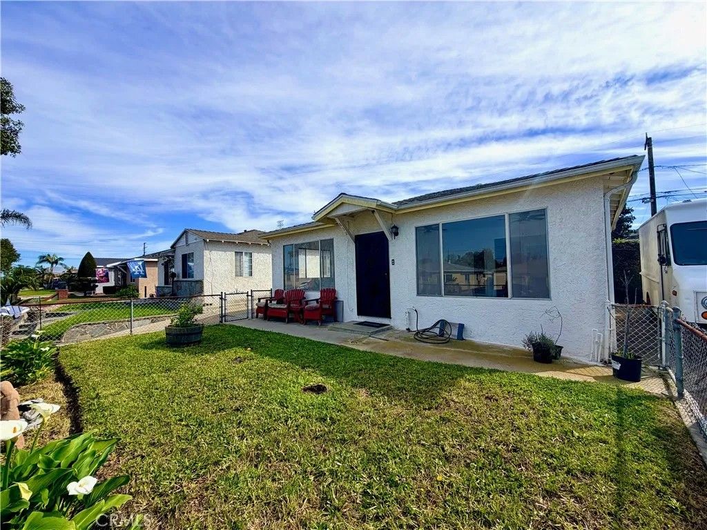 Photo of 832 E Pacific St, Carson, CA 90745 (MLS # OC26039175)