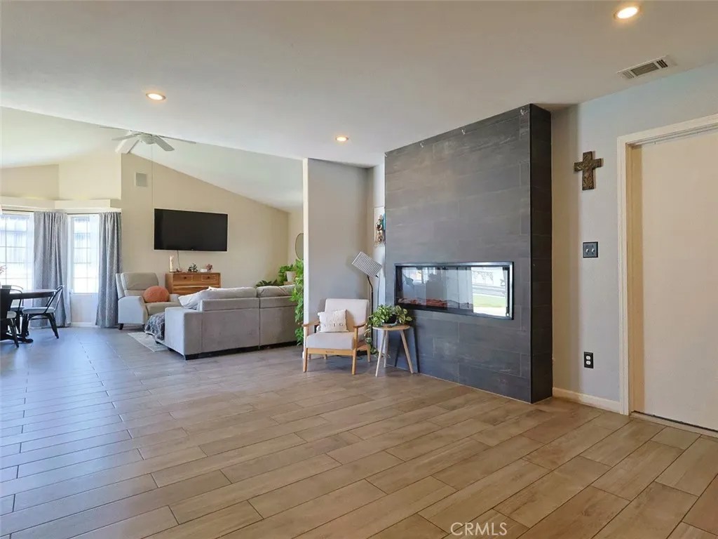 855 Crescent