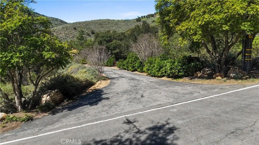 Photo of 45025 Via Tornado, Temecula, CA 92590 (MLS # SW26045231)