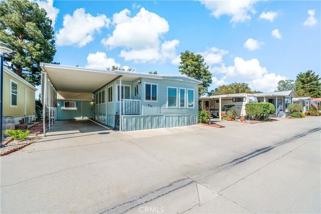 Photo of 842 Acorn Drive, San Jacinto, CA 92583 (MLS # SW25089599)