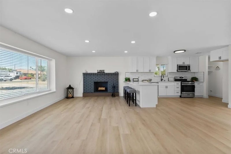 1025 Richards