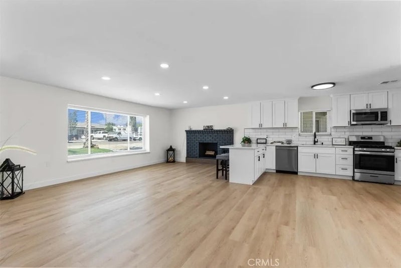 1025 Richards