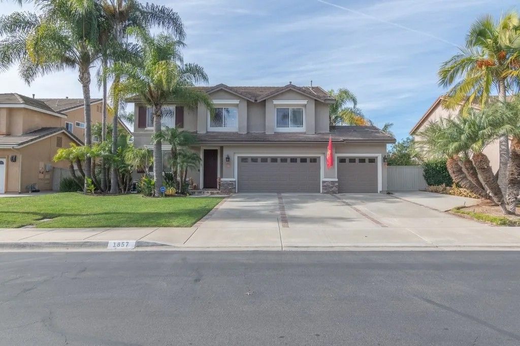 Photo of 1857 Autumn Ln, Vista, CA 92084 (MLS # SW25267356)