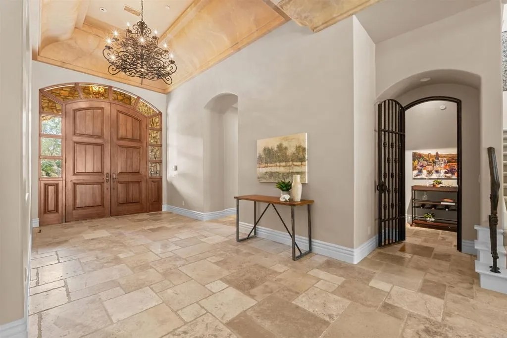 2428 Catalina Avenue