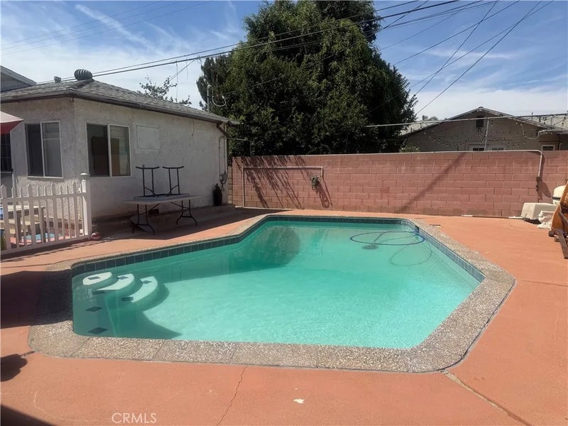 1044 Gothic Way