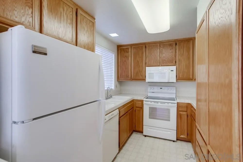 7385 Calle Cristobal 225