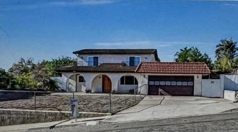 735 S Upas Street Escondido CA 92025