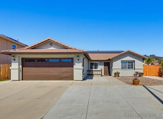 2420 LINDA CT, ESCONDIDO, CA 92027 - Image fea723e4e9b7d5d4b5314b62cc03461a/765077061