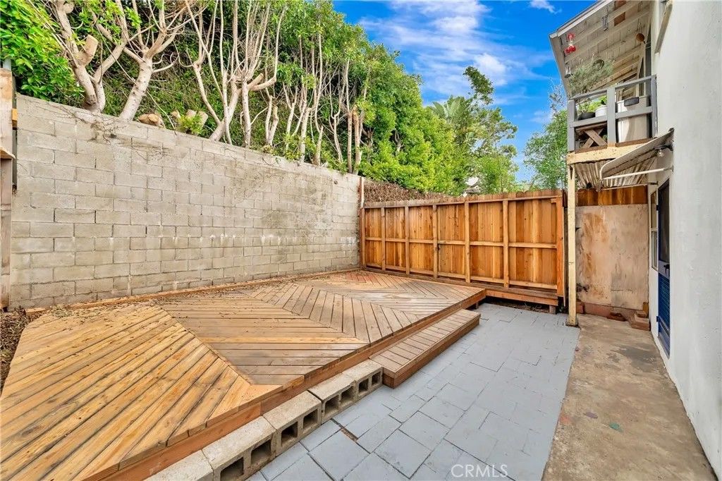 Photo of 2441 Third Street #8, Santa Monica, CA 90405 (MLS # SR26034254)