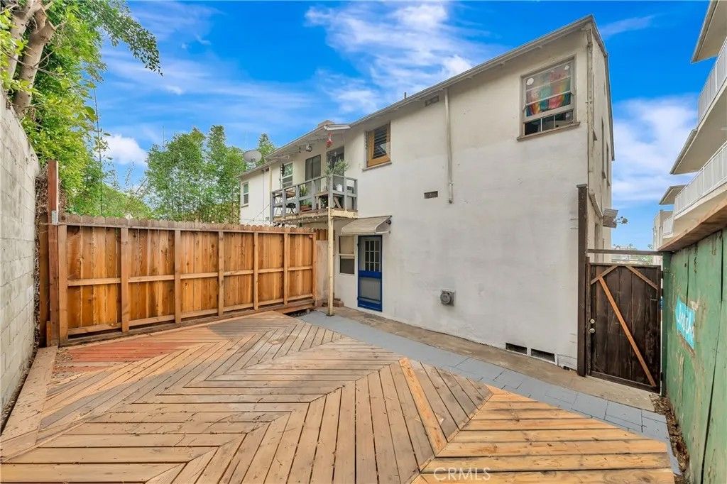 Photo of 2441 Third Street #8, Santa Monica, CA 90405 (MLS # SR26034254)