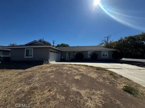 Photo of 510 W Hacienda Dr, Corona, CA 92882 (MLS # PW25244912)