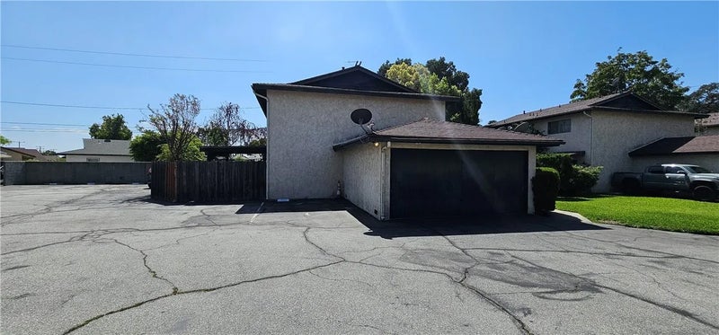 1522 Encino
