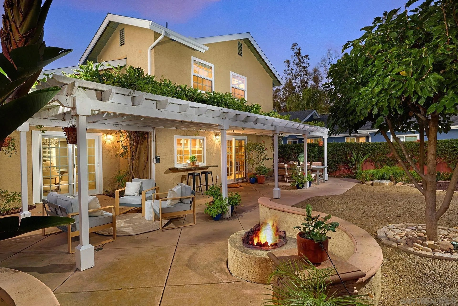 12105 Eastglen