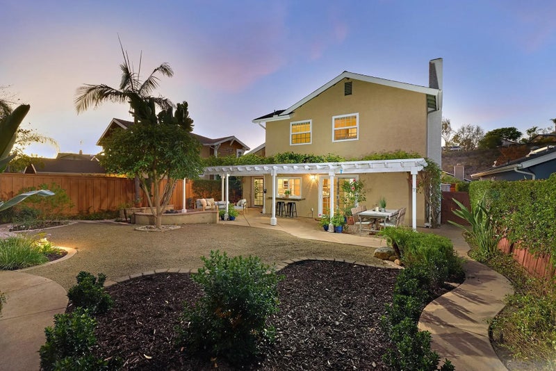 12105 Eastglen
