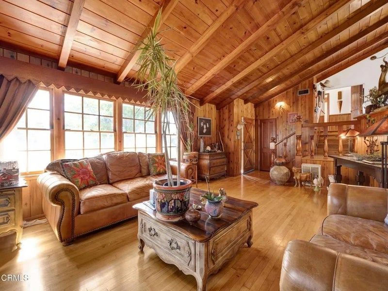 9701 La Canada Way