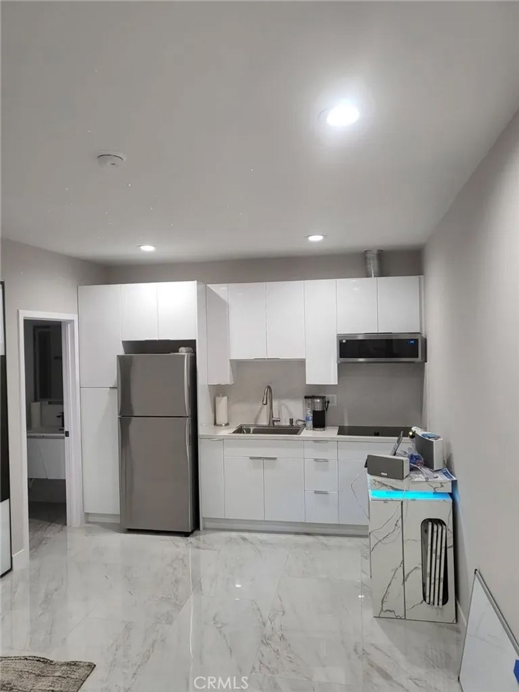 Photo of 9416 Yolanda Avenue, Northridge, CA 91324 (MLS # SR26028688)