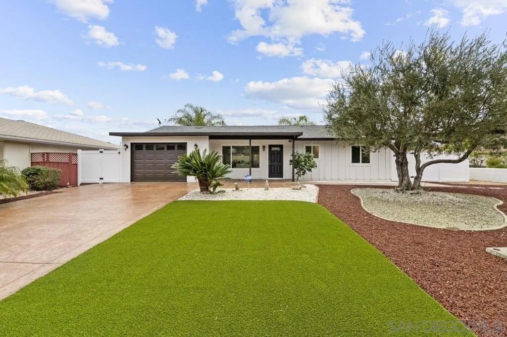 Photo of 16731 Acena Dr, Rancho Bernardo, CA 92128 (MLS # 250040852)