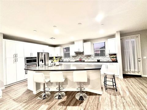 4235 Calle Del Vista Oceanside CA 92057