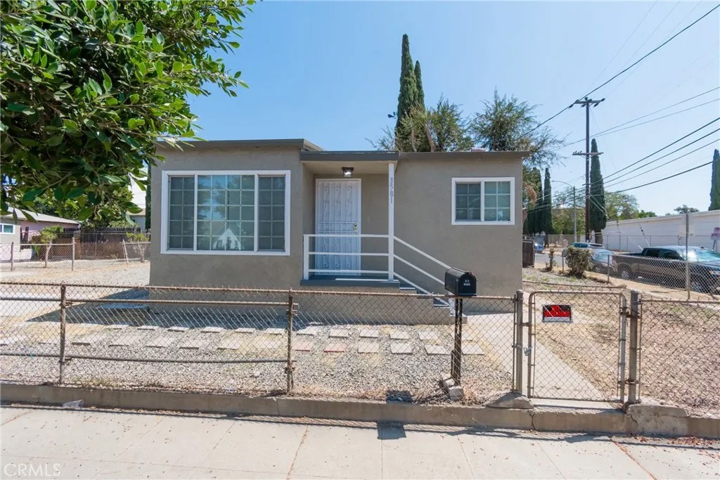 3577 Siskiyou