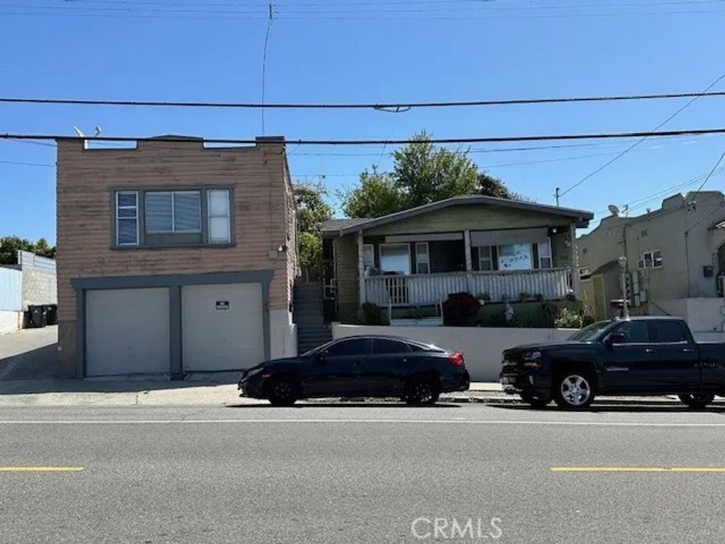 Photo of 224 S Grand Avenue, San Pedro, CA 90731 (MLS # CV26081671)