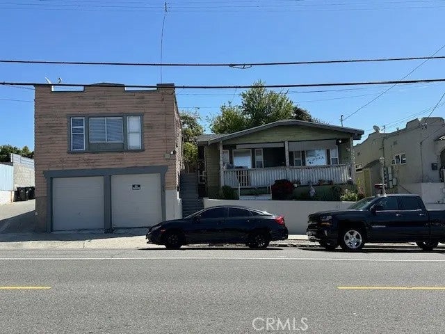 224 S Grand Avenue