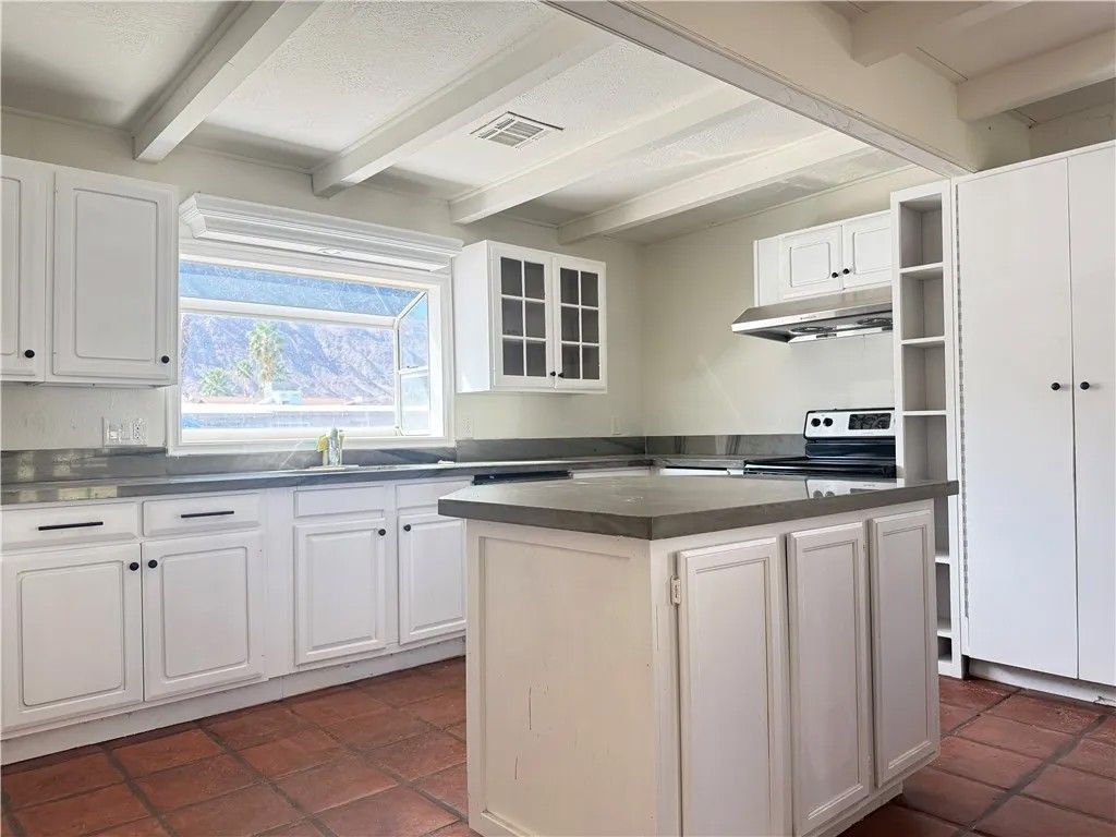 Photo of 54066 Avenida Velasco, La Quinta, CA 92253 (MLS # SR26049263)