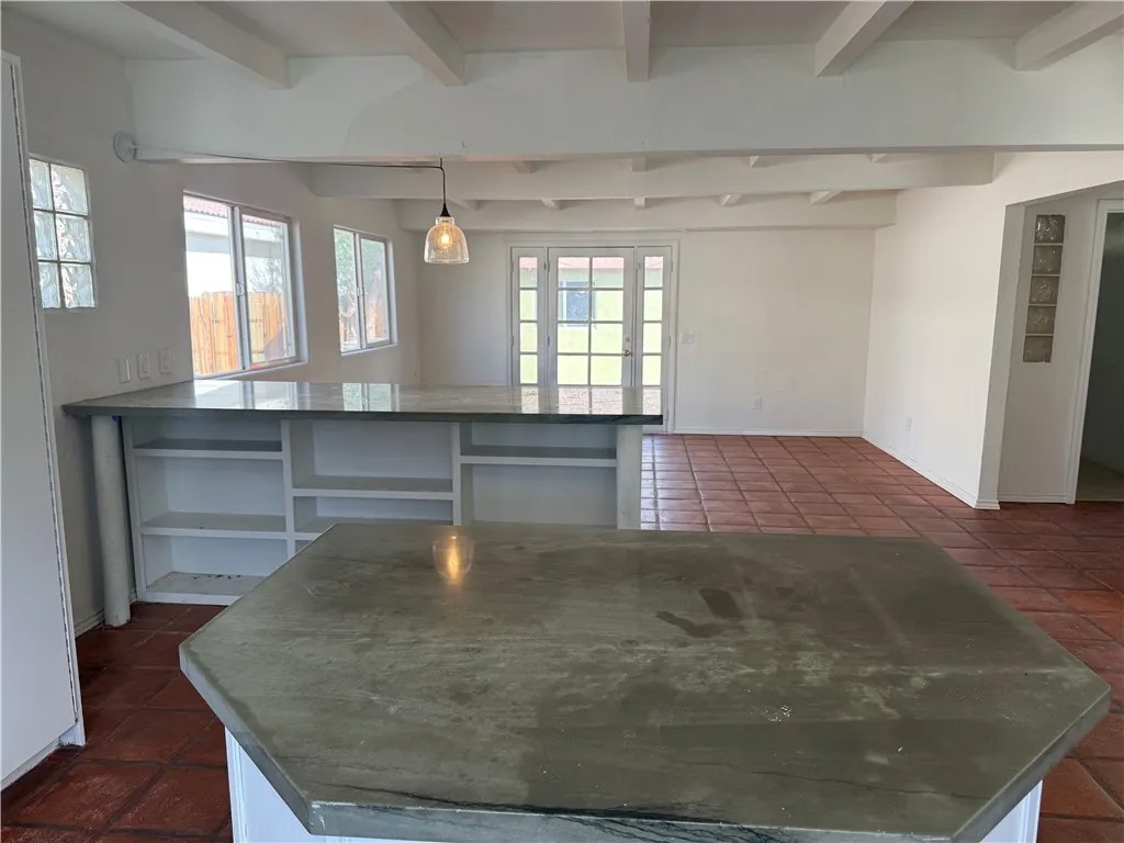 54066 Avenida Velasco