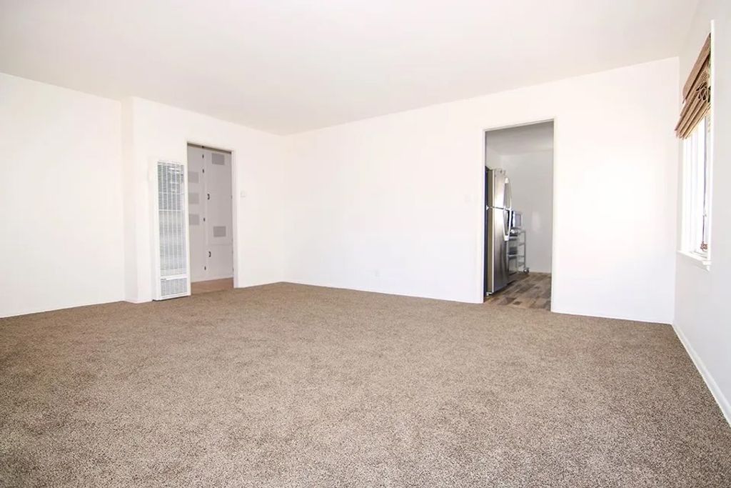 Photo of 116 24th Pl #REAR, Manhattan Beach, CA 90266 (MLS # SB26034583)