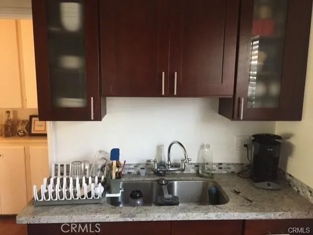 4921 S Centinela