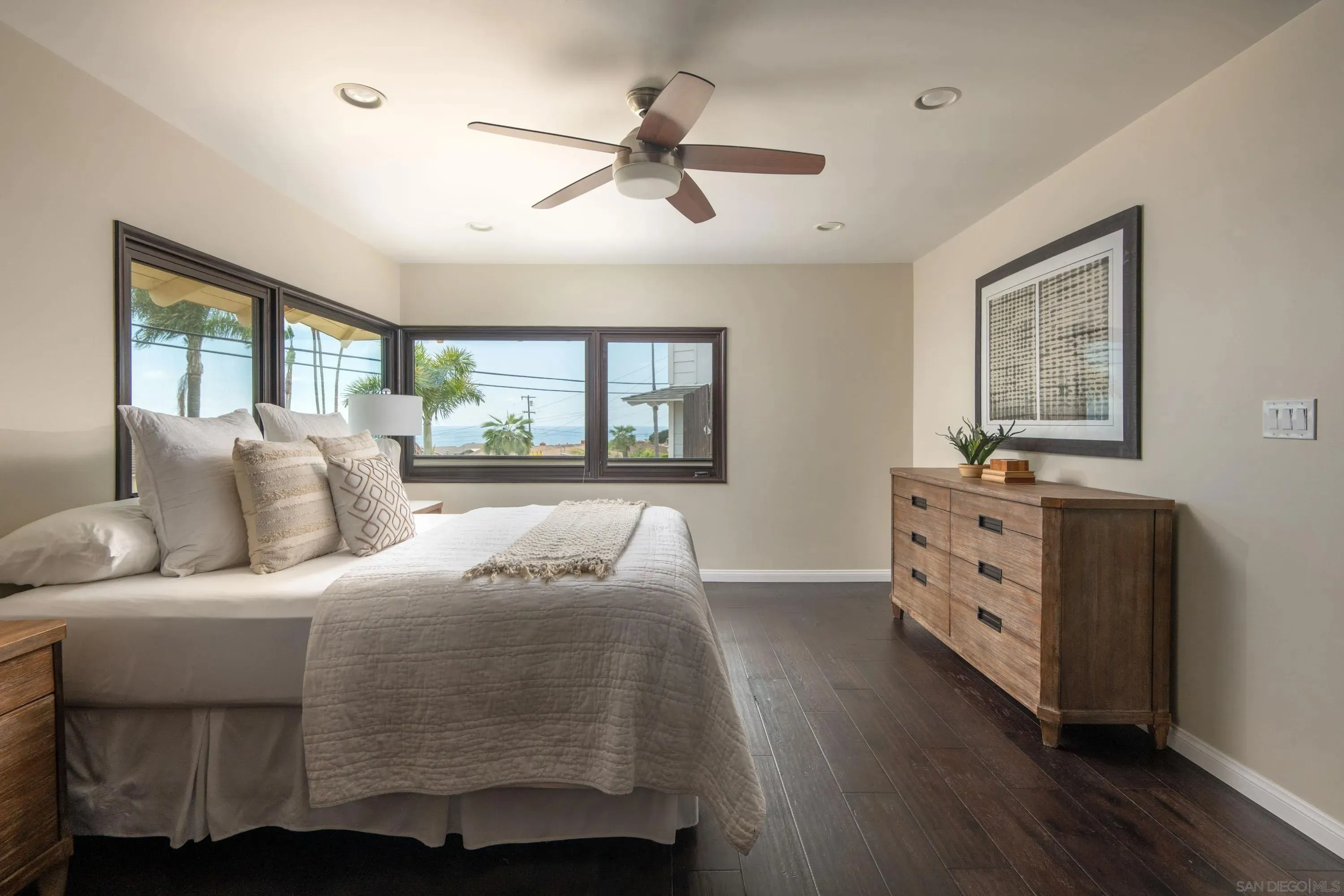 La Jolla, California 92037, United States, 3 Bedrooms Bedrooms, ,2 BathroomsBathrooms,Residential,Active,146722