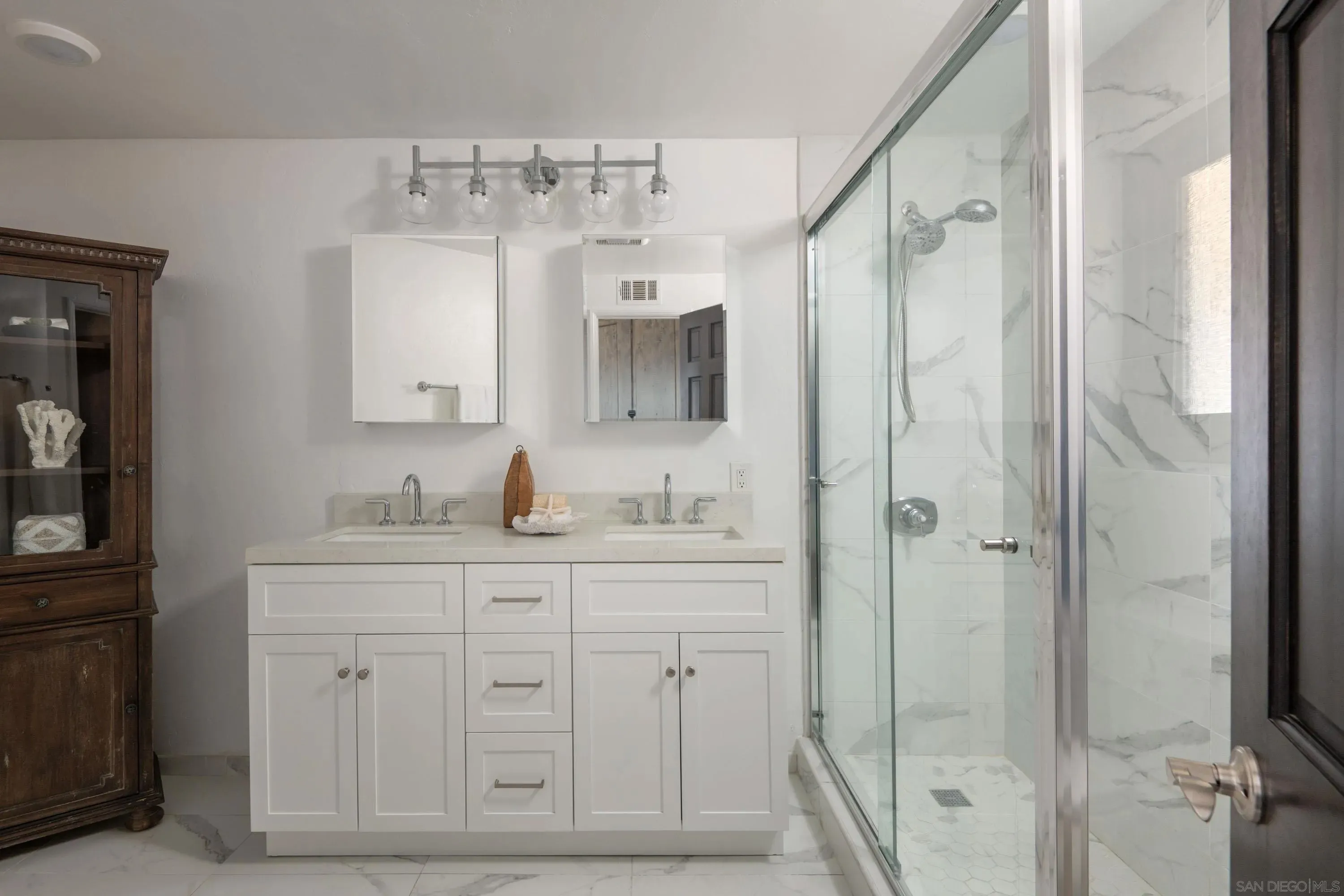 La Jolla, California 92037, United States, 3 Bedrooms Bedrooms, ,2 BathroomsBathrooms,Residential,Active,146722