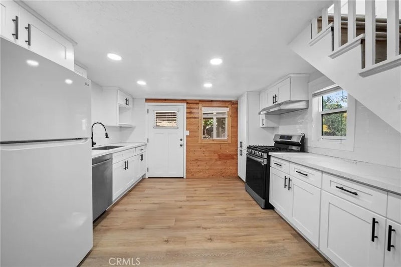 180 Glen Avon Dr
