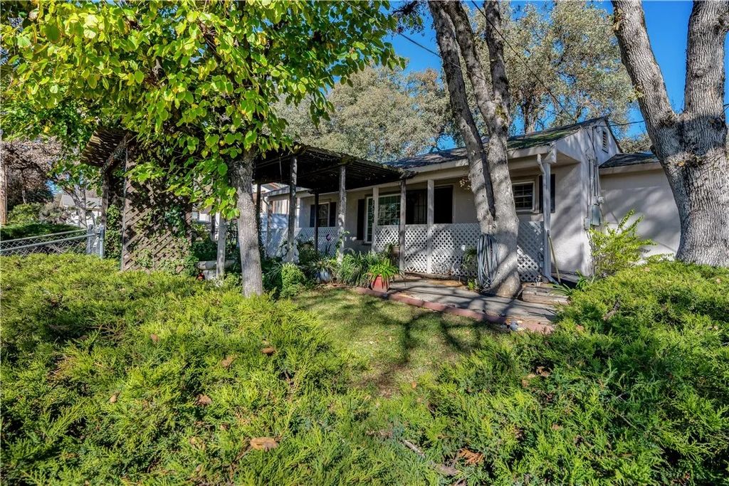 Photo of 14708 Palmer Avenue, Clearlake, CA 95422 (MLS # LC25268929)