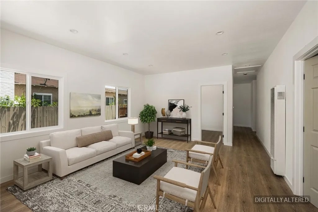 526 W Palmer Street